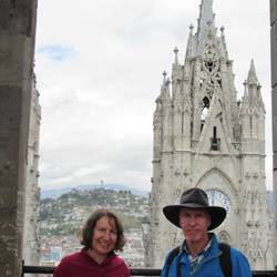Basilika del Sagrado Voto Nacional, nach dem Modell der Notre Dame