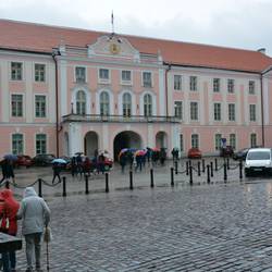 Das Parlamentsgebäude am Domberg