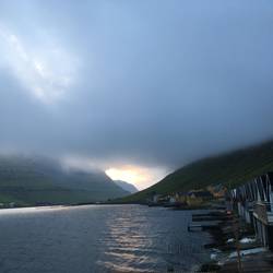 Ein Hauch Licht am Morgen vor Haraldssund