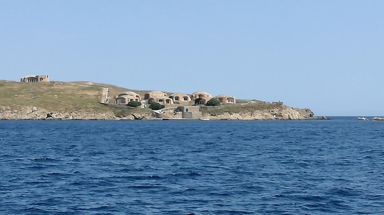 Die Häuser auf Isolotto Cappuccini fügen sich in die Landschaft