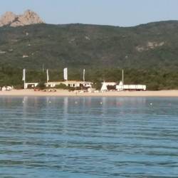 NIKKI BEACH bietet alle Annehmlichkeiten, aber nicht für unseren Geldbeutel