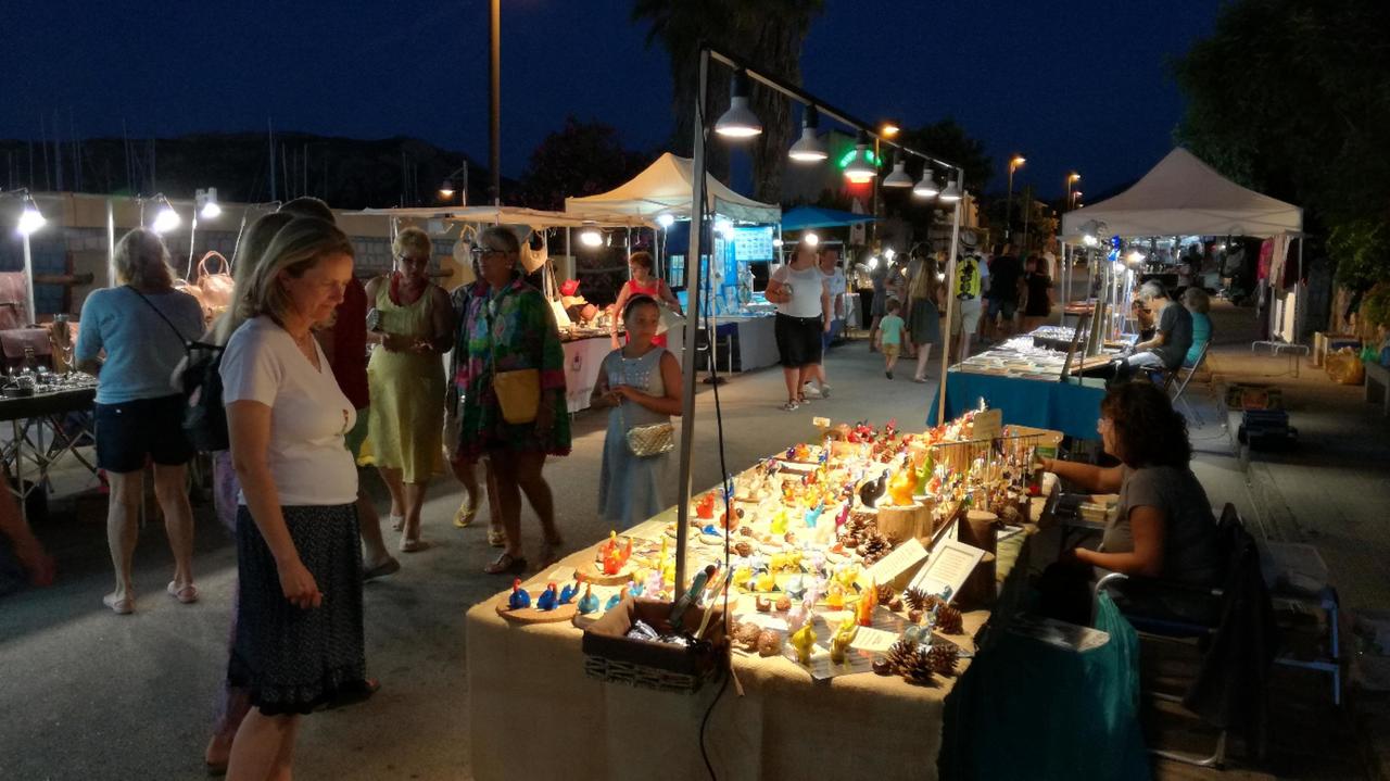 Abendmarkt wie in Sanary