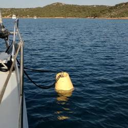 Eine ruhige Nacht an der Boje