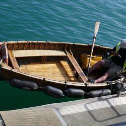 Dit is de roeiboot veer, deze brengt je voor £1/pp naar de overkant