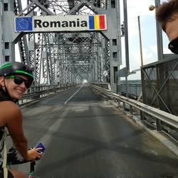 Mittig über der Donau