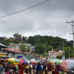 Kalaw, envahie par le marché hebdomadaire.