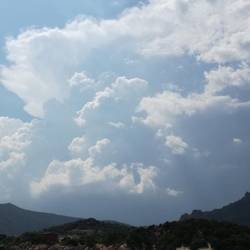 Gewitterwolken grollen auch über Santa Foxi Manna