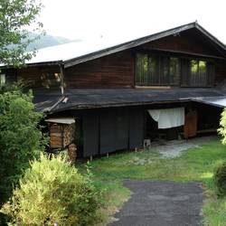 Romantic hut. - Romantische Hütte.