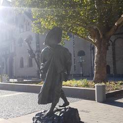 Jakobs-Figur vorm Münster in Neuss