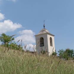 Kirchturm über dem Kloster