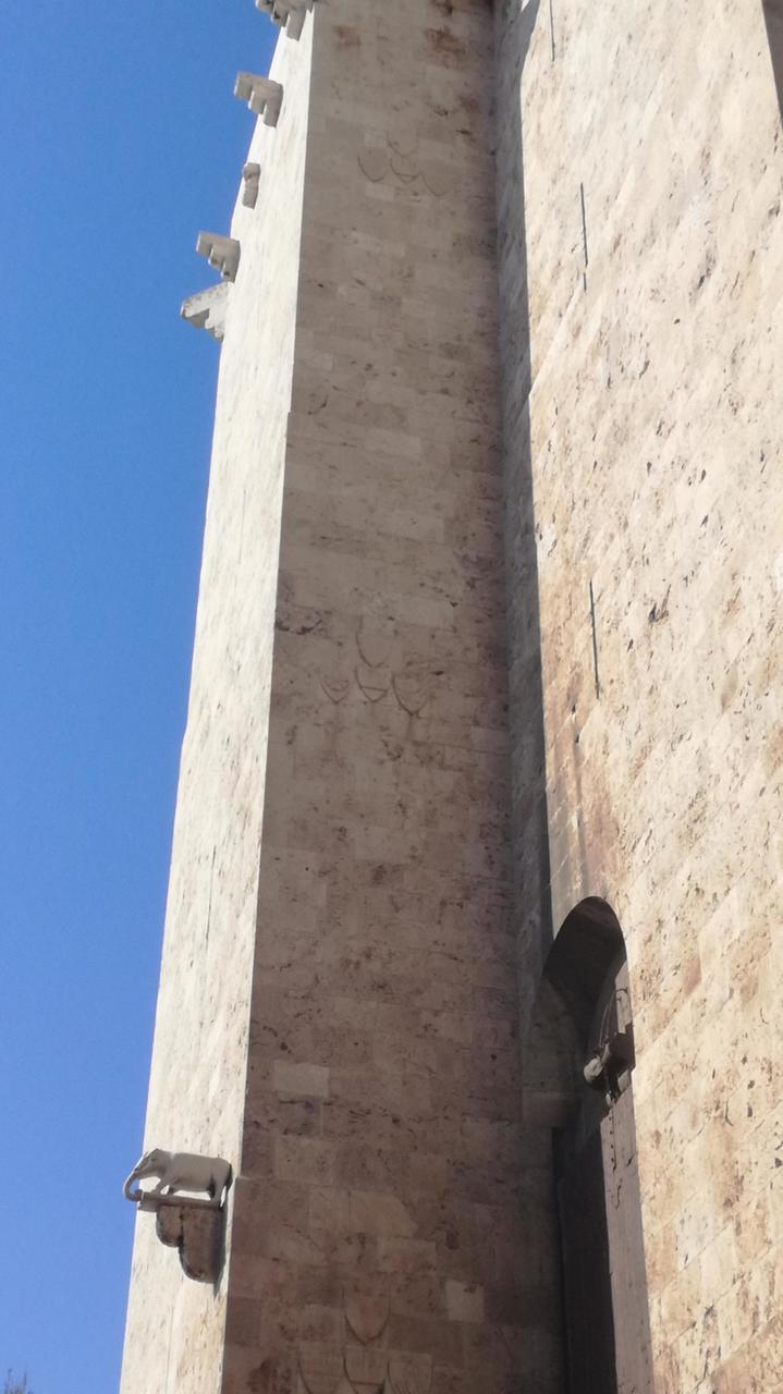 Der Elefantenturm bewacht die Altstadt