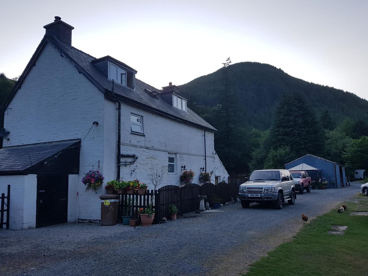 Dinas Mawddwy campsite farmhouse