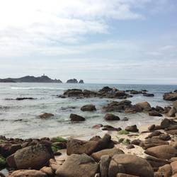Plötzlich ist der sanfte Strand voller Felsen... 'Costa da Morte'