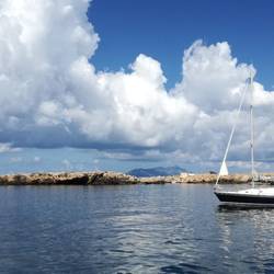 Cala Rotonda mit Isola Marettimo im Hintergrund
