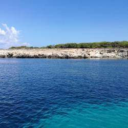 Glasklares Wasser in Cala Rotonda