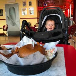 Ja, wir haben keinen Burger für Milla bestellt 😜.