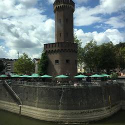 Turm auf der Gegenüberliegenden Seite
