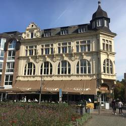 Schönes Gebäude am Görresplatz