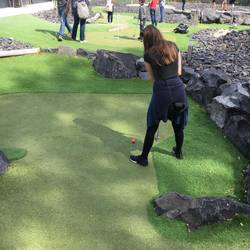 Nadine beim Golfen!