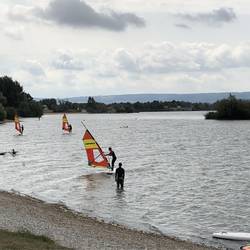 Kites und Surfer hatten guten Wind