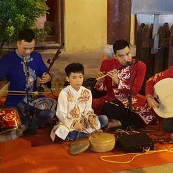 Performers at the night markets.