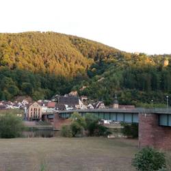 Hotel im Abendlicht