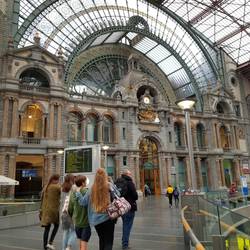 Das beste am Bahnhof in Antwerpen war der Geruch von belgischen Waffeln 😆