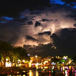 Am Abend gewitterte es am Horizont.