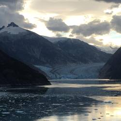 Spectacular light over the glacier