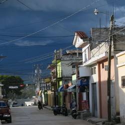 Typischer Straßenzug in Huehuetenango