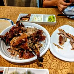 Verdammt ist das lecker! Eine ganze Ente zu zweit aber schon sportlich ;)