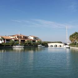 Grundstück mit Anleger