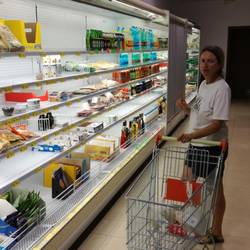 Leere Regale im Supermarkt: Schließt, da Saisonende