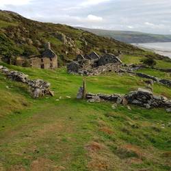 Cell-fechan abondoned farmhouse