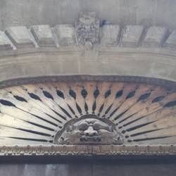 An vielen Ecken sieht man die reiche Vergangenheit