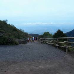 Upwards to the crater of Vesuv