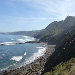 beeindruckende Steilküste - Flysch ist UNESCO Weltkulturerbe
