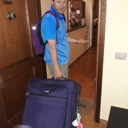 Cambey gets stuch with Moo's bag.