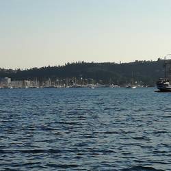 Marina Gouvia direkt gegenüber