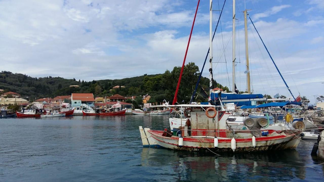 Petriti, wie der Name schon sagt, ist ein schönes Fischerdorf