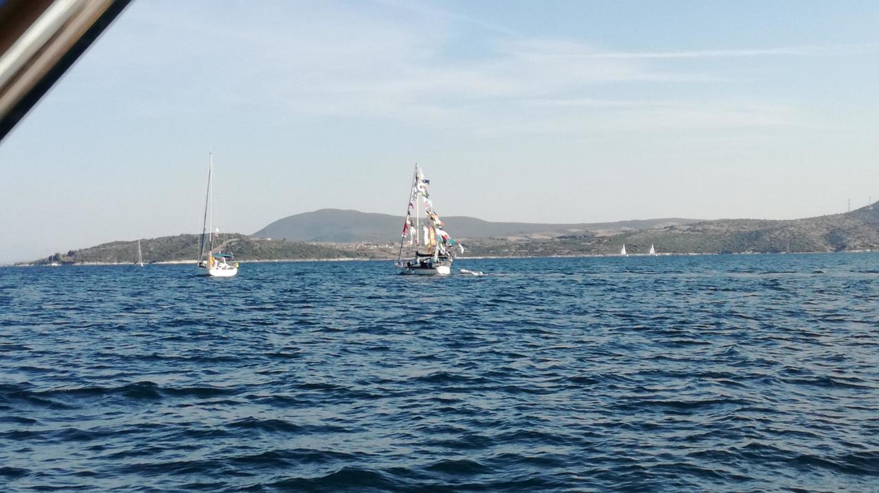 Heimkehrer von großer Fahrt hisst all seine Flaggen