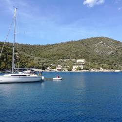Mittagsstopp in Port Leone auf Nisos Kalamos