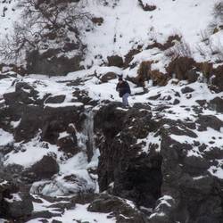 Thoughtless Tourist Endangers Himself