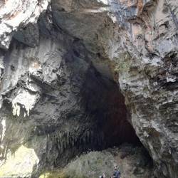 Einfahrt in die Höhle