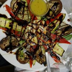 Leckeres Essen bei unserem Stammwirt Nikos