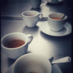 Tee in einem Kaffeehaus