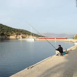 Alleine im einzigen Inselhafen