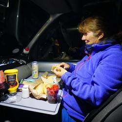 Abendessen gemütlich am Esstisch😂