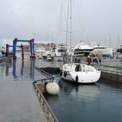 Patagon wartet auf den Kran