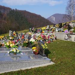 Die slowakischen Friedhöfe sind nach Allerheiligen über und über mit Blumen geschmückt